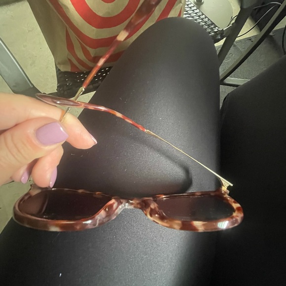 Prada sunglasses - Picture 3 of 4